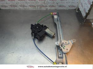 O194456 Gebruikte ruitmechaniek 4deurs links-voor Opel Corsa
