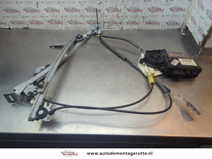 Gebruikte Ruitmechaniek 4Deurs links-voor Peugeot 307 O194469