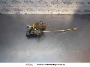 O194481 Gebruikte portierslot mechaniek 4deurs rechts-achter Hyundai Atos