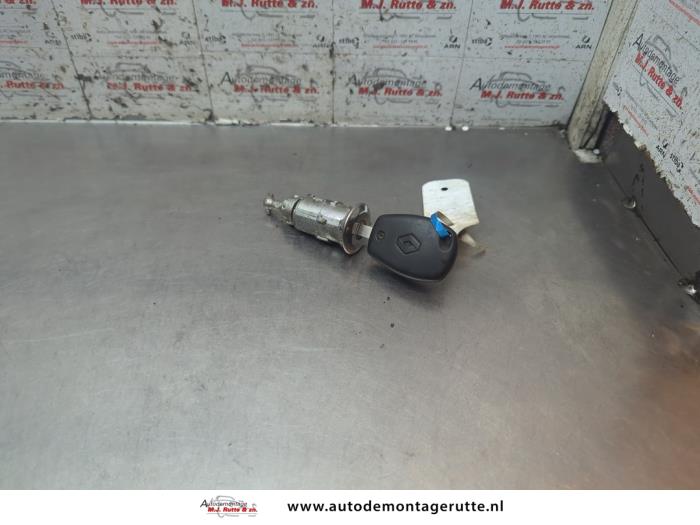 Gebruikte Portierslot Cilinder links Renault Twingo O194495
