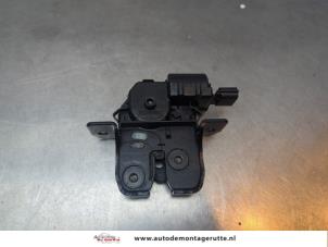 O194506 Gebruikte slotmechaniek achterklep Renault Clio