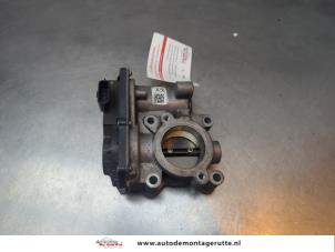 O194508 Gebruikte gasklephuis Renault Clio
