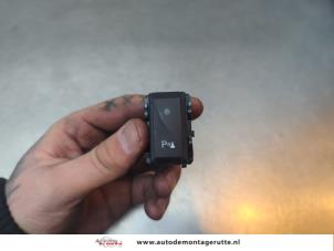 O194547 Gebruikte pdc schakelaar Renault Clio