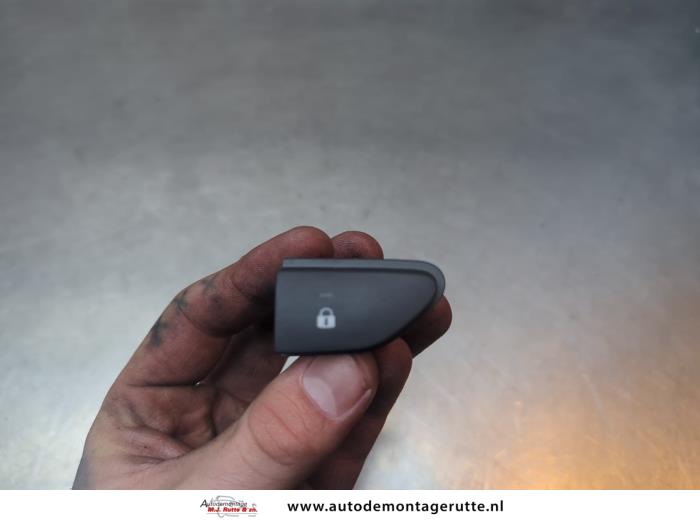 Gebruikte Centrale deurvergrendeling Schakelaar Renault Clio O194548