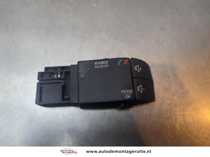 Gebruikte Radiobediening Stuur Renault Clio O194549