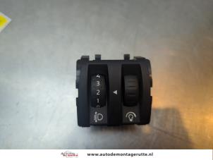 O194552 Gebruikte schakelaar koplamp ihv Renault Clio