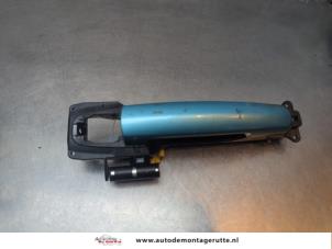 O194592 Gebruikte portiergreep 4deurs links-voor Suzuki Splash