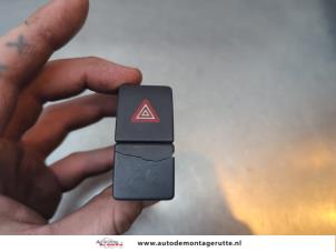 O194598 Gebruikte paniekverlichtings schakelaar Suzuki Splash