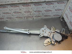 O194608 Gebruikte ruitmechaniek 4deurs links-voor Suzuki Splash