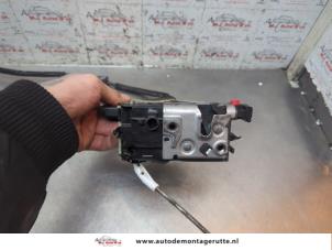O194646 Gebruikte portierslot mechaniek 4deurs rechts-achter Citroen C4
