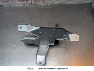 O194655 Gebruikte motor ruitenwisser achter Mazda 2.