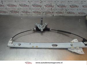 O194659 Gebruikte ruitmechaniek 4deurs rechts-achter Mazda 2.