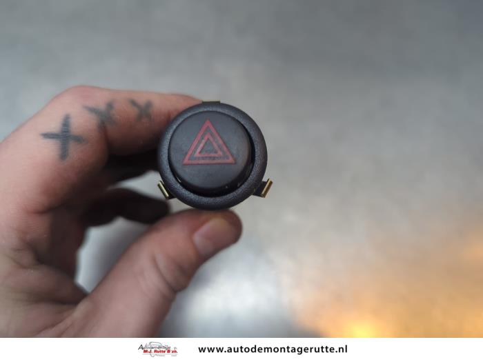 Gebruikte Paniekverlichtings Schakelaar Saab 9-3 O194702