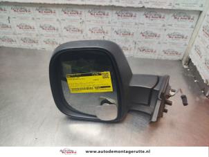 O194714 Gebruikte spiegel buiten links Citroen Berlingo