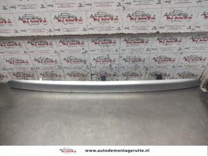 O194739 Gebruikte handgreep achterklep Peugeot 206