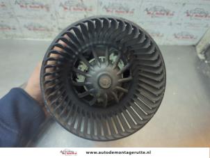 O194748 Gebruikte kachel ventilatiemotor Renault Clio