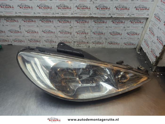Gebruikte Koplamp rechts Peugeot 206 O194756