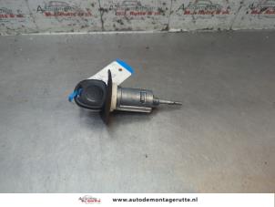 O194847 Gebruikte sleutel+contactslot Suzuki Wagon R+