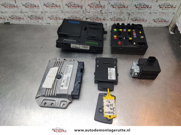 Gebruikte Kontaktslot + computer Renault Scenic O194885