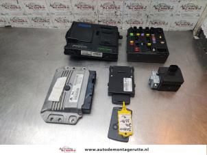 O194885 Gebruikte kontaktslot + computer Renault Scenic