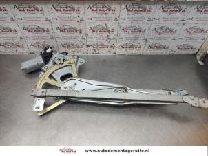 O194977 Gebruikte raammechaniek 4deurs rechts-voor Subaru Outback