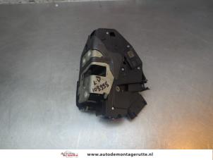 O195006 Gebruikte slotmechaniek portier 4deurs links-voor Ford Fiesta