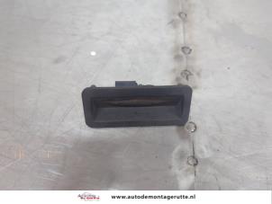 O195008 Gebruikte schakelaar achterklep Ford Fiesta