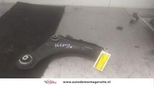 O195017 Gebruikte draagarm rechts-voor Renault Scenic