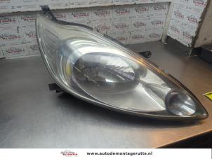O195022 Gebruikte rechter koplamp Ford KA