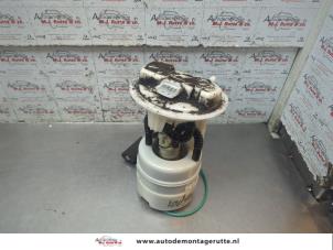 O195027 Gebruikte brandstofpomp elektrisch Nissan Micra