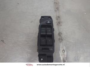 O195044 Gebruikte schakelblok ruiten Subaru Outback