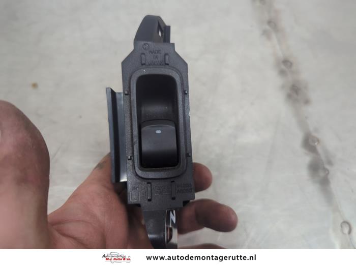 Gebruikte Elektrisch Raam Schakelaar Subaru Outback O195045