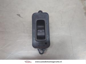 O195046 Gebruikte schakelaar elektrisch raam Subaru Outback