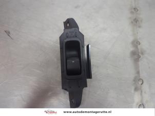 O195047 Gebruikte schakelaar elektrisch raam Subaru Outback
