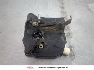 O195094 Gebruikte slotmechaniek portier 4deurs links-achter Landrover Range Rover