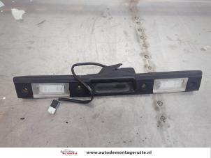 O195097 Gebruikte schakelaar achterklep Landrover Range Rover