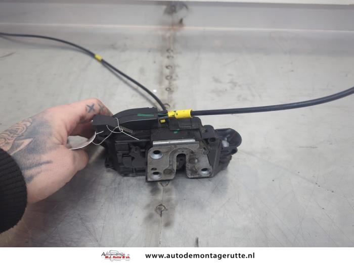 Gebruikte Deurslot Mechaniek 2Deurs links Mercedes Citan O195121