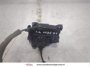 O195120 Gebruikte slotmechaniek achterdeur bus-bestel Mercedes Citan