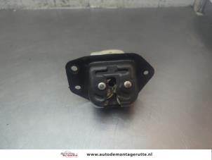 O195220 Gebruikte slotmechaniek achterklep Nissan Murano