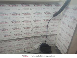 O195214 Gebruikte slotmechaniek portier 4deurs rechts-achter Renault Scenic