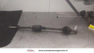 O195229 Gebruikte aandrijfas rechts-voor Opel Vivaro