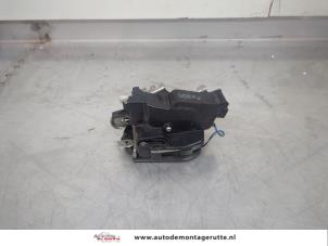 O195278 Gebruikte deurslot mechaniek 2deurs rechts Mercedes Vito