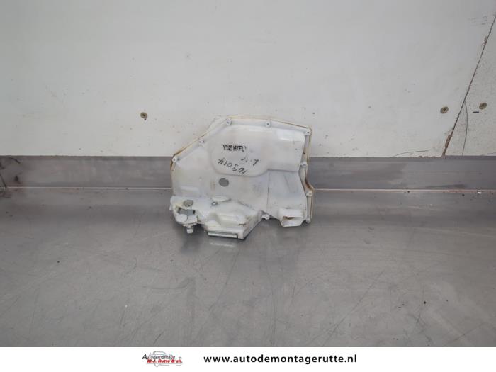 Gebruikte Slotmechaniek Portier 4Deurs links-voor Suzuki Swift O195350