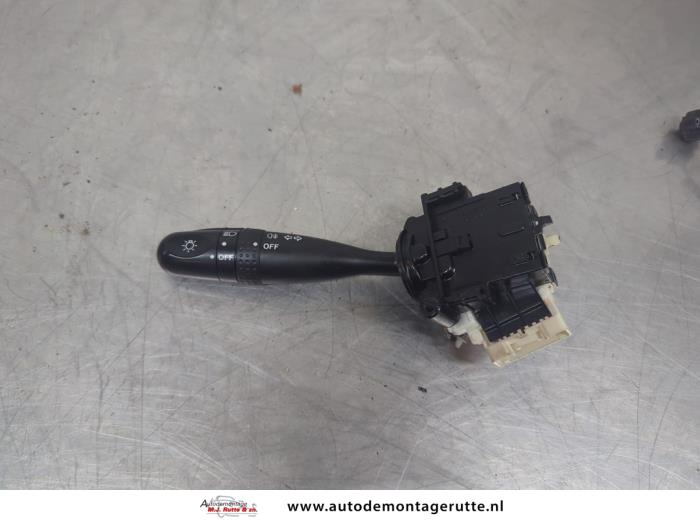 Gebruikte Schakelaar Richtingaanwijzer Suzuki Swift O195354