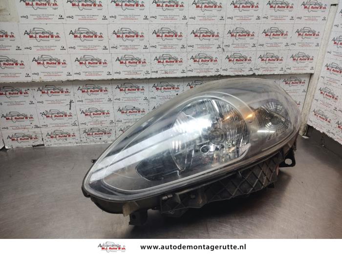 Gebruikte Koplamp links Fiat Punto O195360