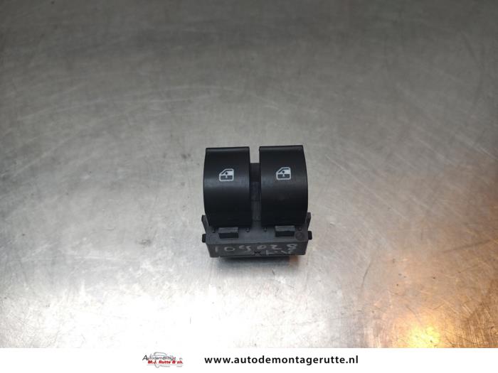 Gebruikte Schakelaar Elektrisch Raam Fiat Punto O195367