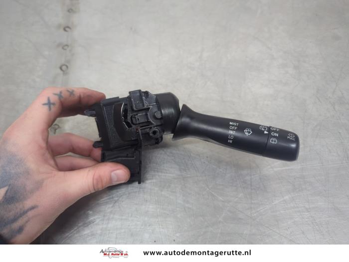 Gebruikte Schakelaar Ruitenwisser Toyota Aygo O195397