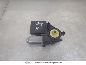 O195410 Gebruikte raammotor portier Volkswagen Touran