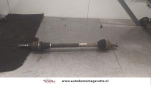 O195471 Gebruikte steekas rechts-voor Peugeot 207