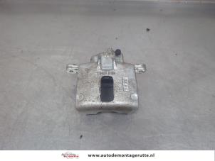 O195473 Gebruikte remklauw (tang) links-voor Nissan Micra